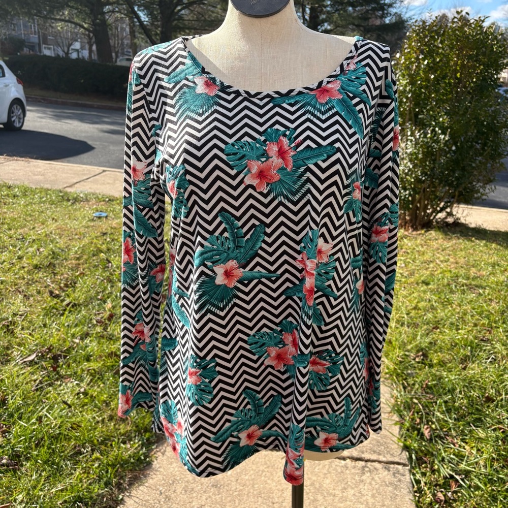 LuLaRoe White Black Long Sleeve Floral Tee Women’s Plus Size 2XL